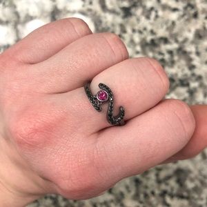 NWT Fragrant Jewels Cool Ring